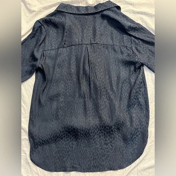 BB Dakota Women's Dark Blue & Black Patterned Wrap Blouse Size Medium - Picture 15 of 15